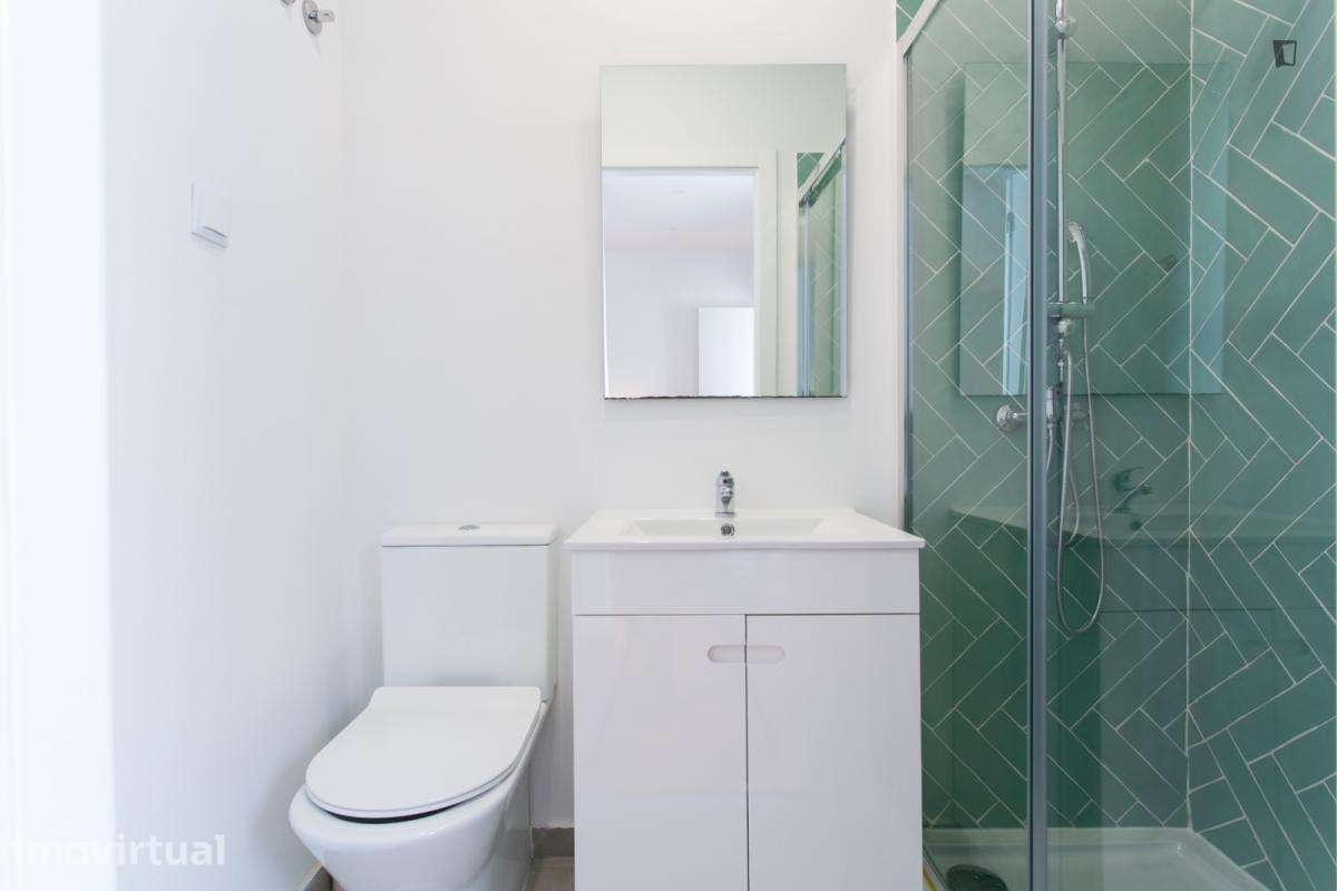 Quarto - localizado em Anjos Lisbon - Grande imagem: 5/28