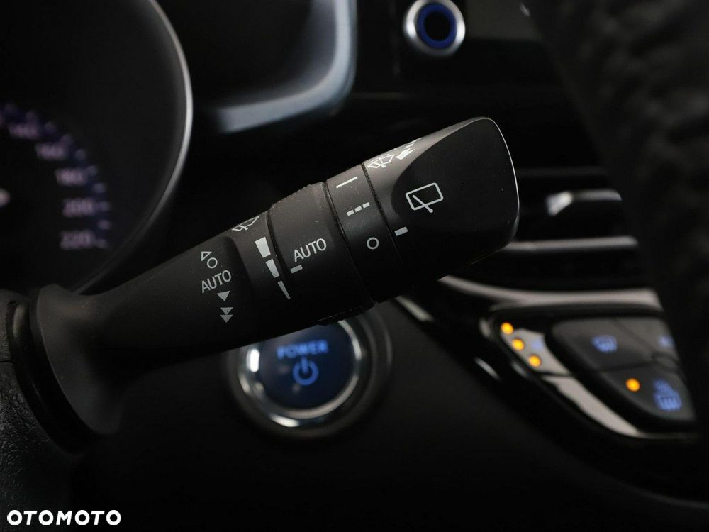 Toyota C-HR 2.0 Hybrid Executive - 32