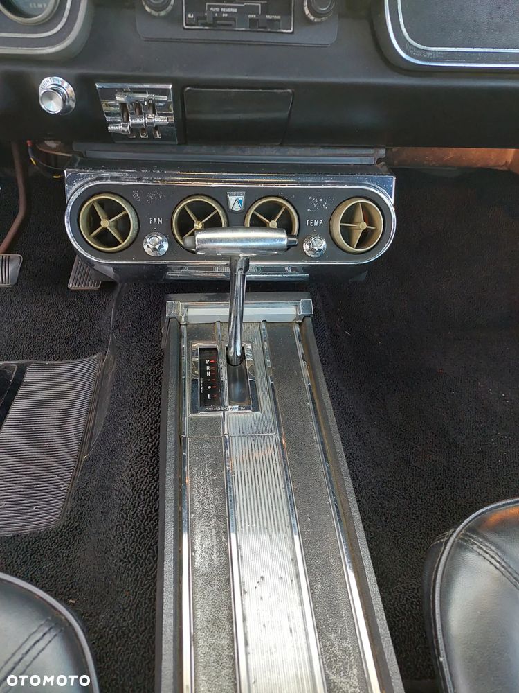 Ford Mustang - 22