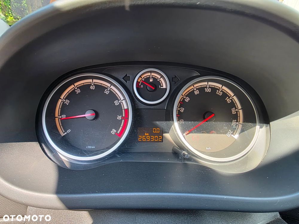 Opel Corsa 1.4 16V Cosmo - 6