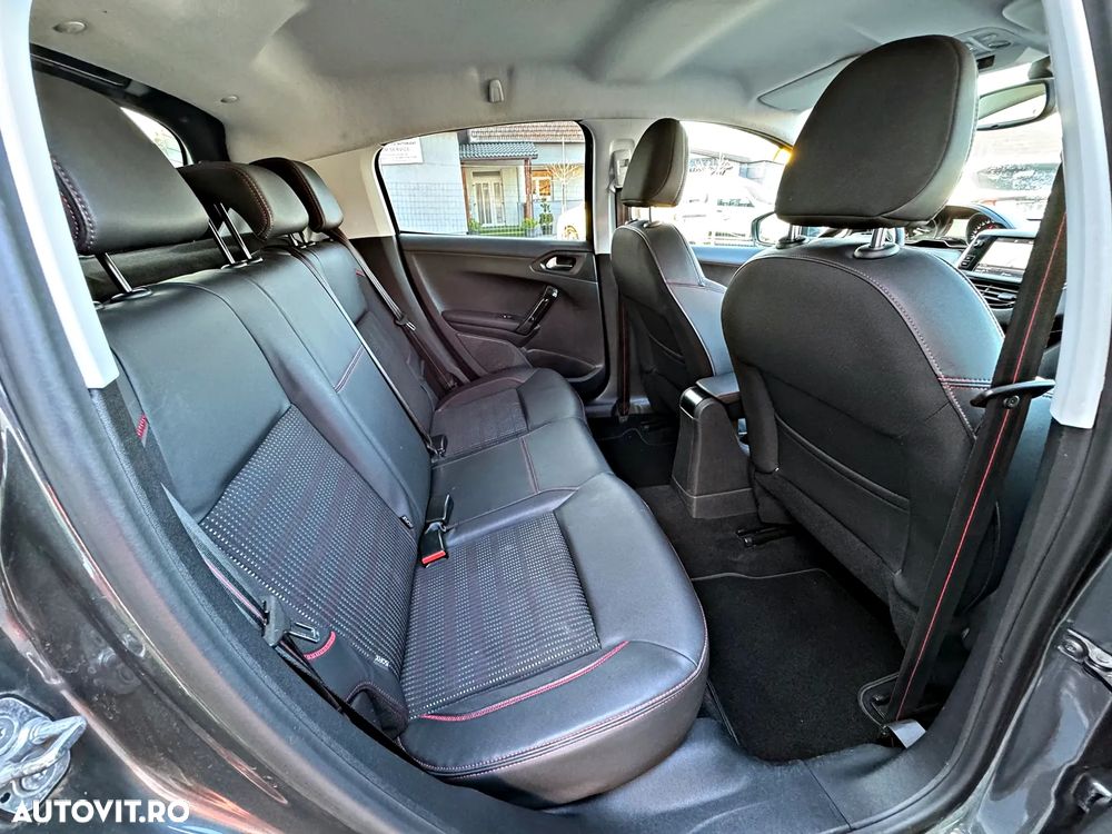 Peugeot 208 - 7