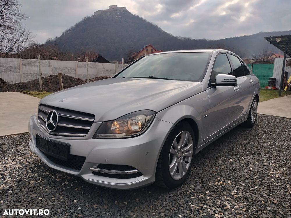 Mercedes-Benz C 180 BlueEFFICIENCY Avantgarde - 1