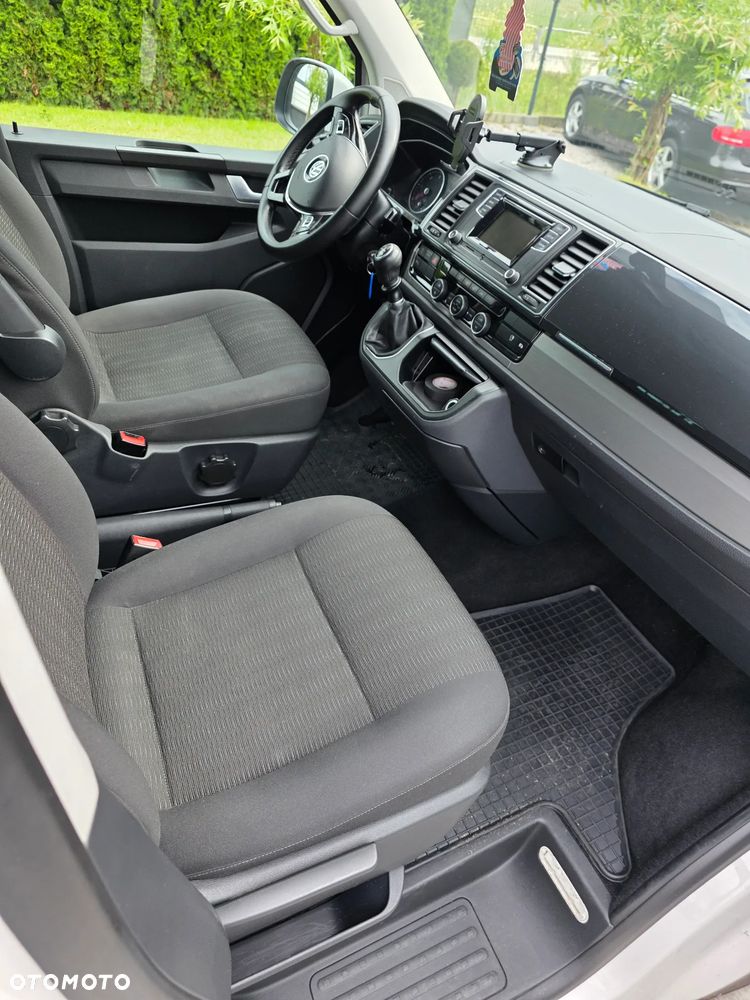 Volkswagen Caravelle - 4
