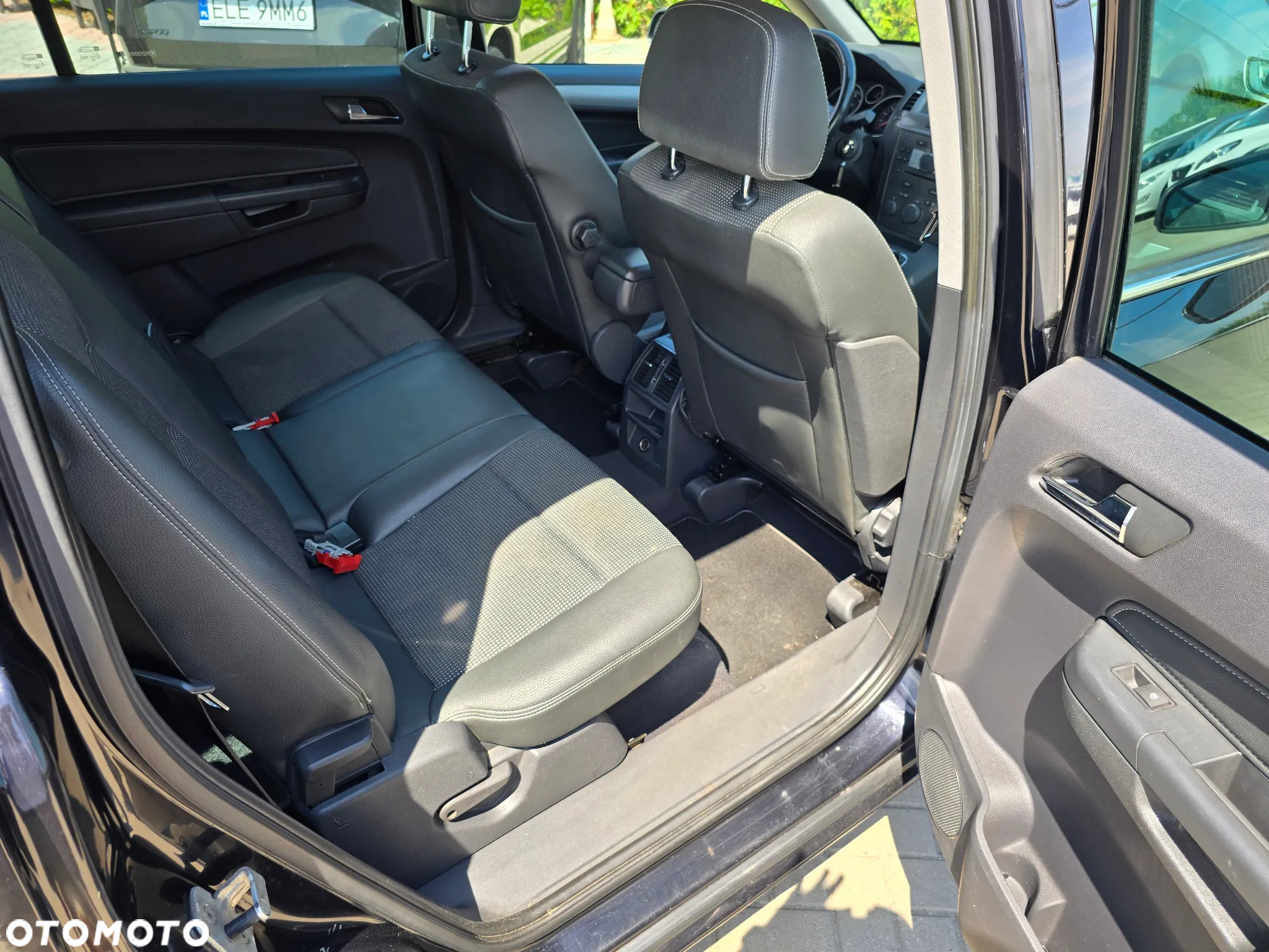 Opel Zafira - 10