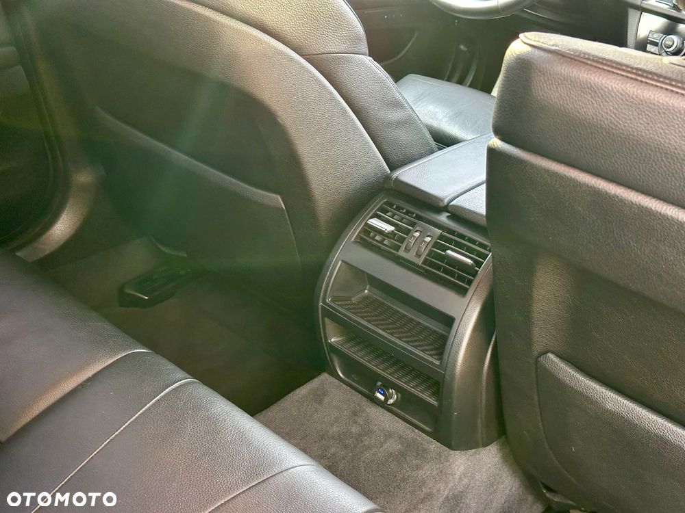 BMW Seria 5 530d Sport-Aut Modern Line - 24