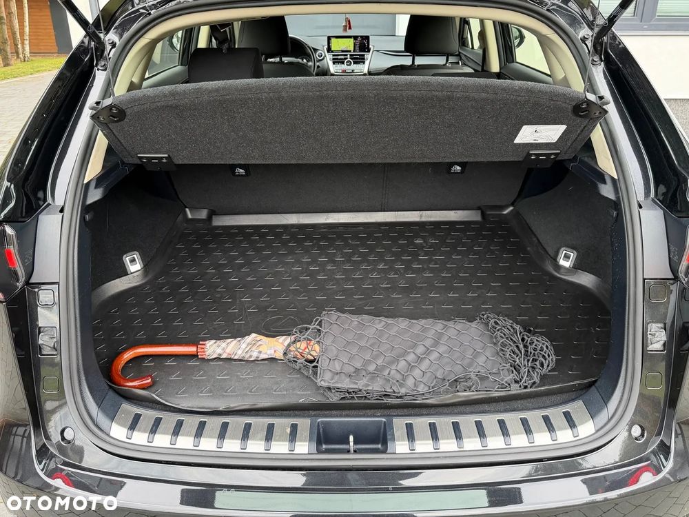 Lexus NX 300h Elegance AWD - 28