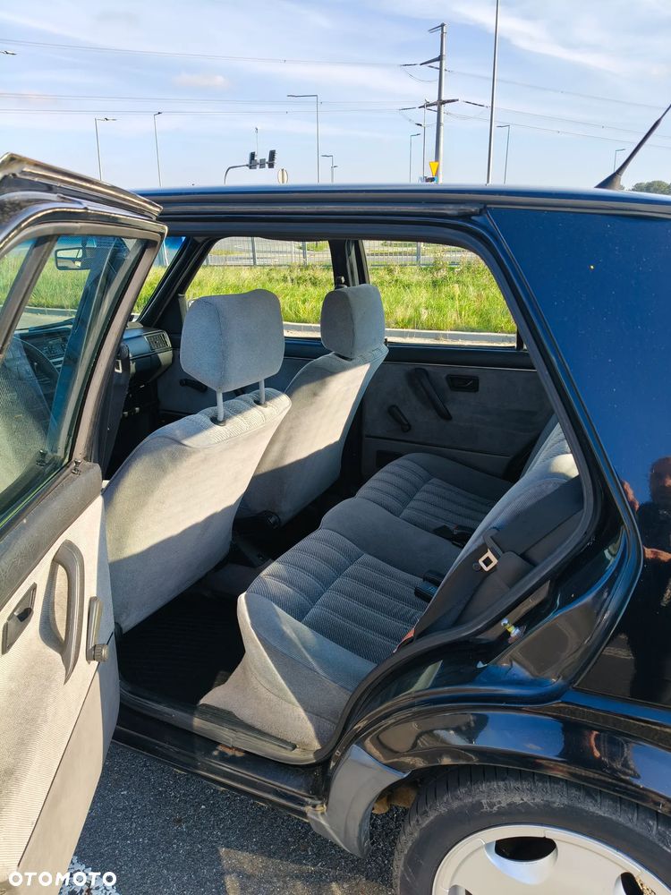 Volkswagen Golf 1.8 GL - 11