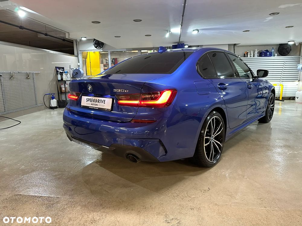 BMW Seria 3 330e xDrive M Sport sport - 12