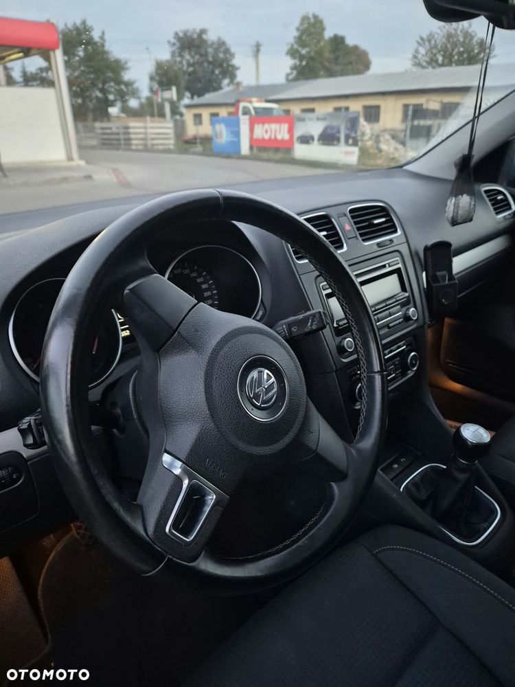 Volkswagen Golf - 8