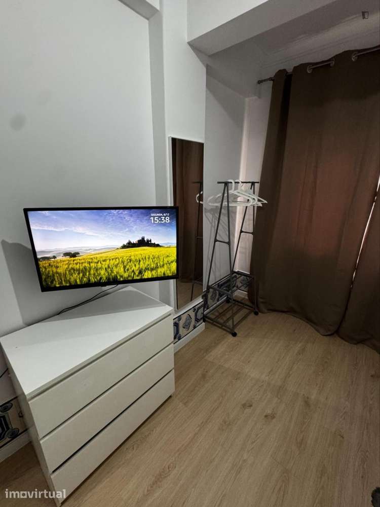 Quarto - localizado em Amadora Lisbon - Grande imagem: 5/8