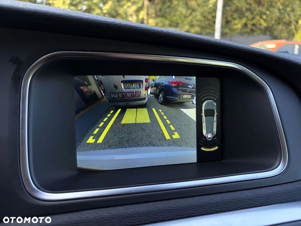 Volvo V40 D4 Geartronic Momentum - 27