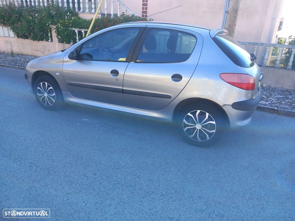 Peugeot 206 1.1 Color Line - 2