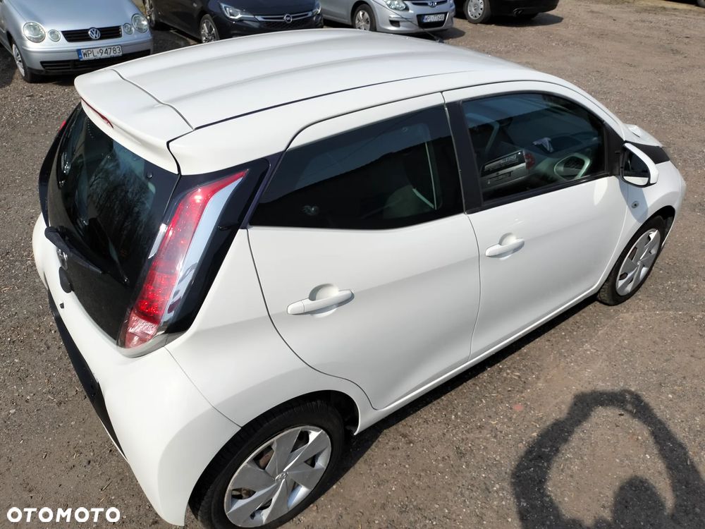 Toyota Aygo x-clusiv - 9