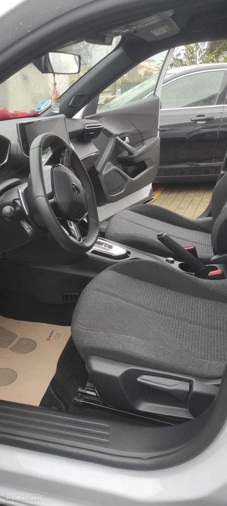 Peugeot 2008 Hybrid 136 e-DSC Style - 7