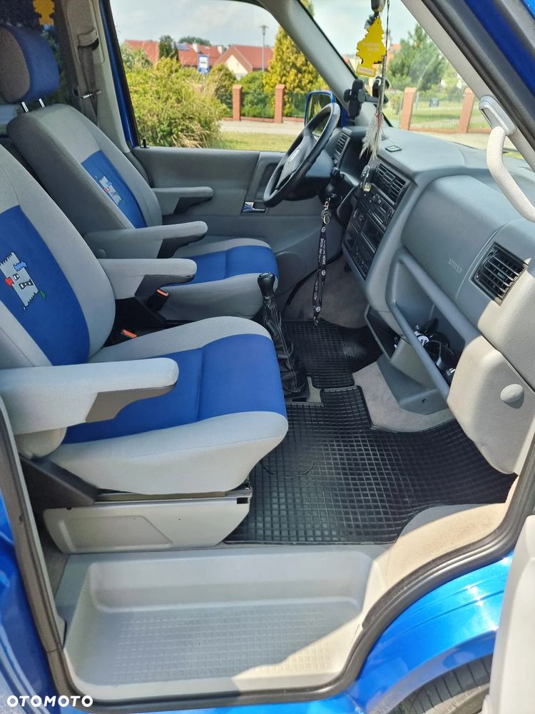 Volkswagen Multivan - 20