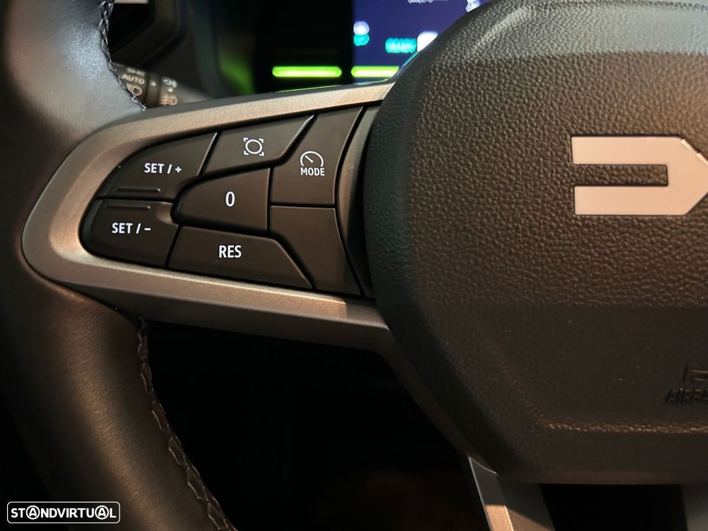 Dacia Duster 1.6 Hybrid Journey - 33