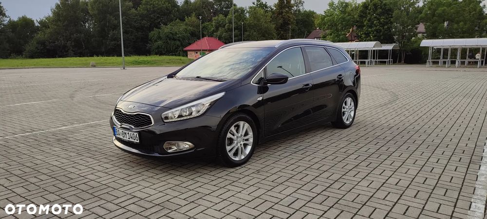 Kia Ceed 1.6 CRDi 136 ISG Dream-Team Edition - 1
