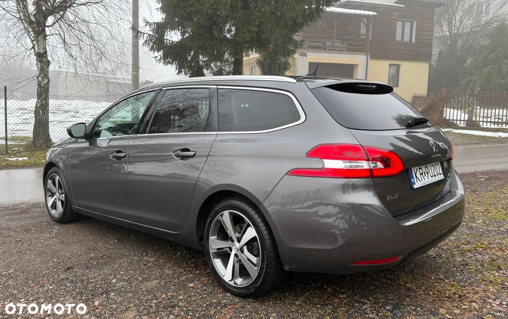 Peugeot 308 1.2 PureTech GPF Allure Pack S&S EAT8 - 11