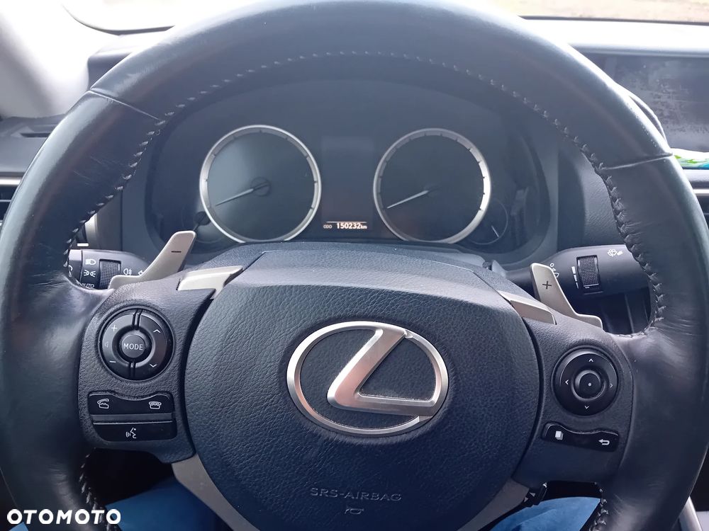 Lexus IS - 13