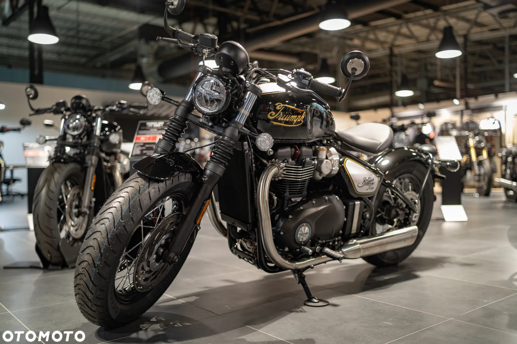 Triumph Bonneville Bobber - 17