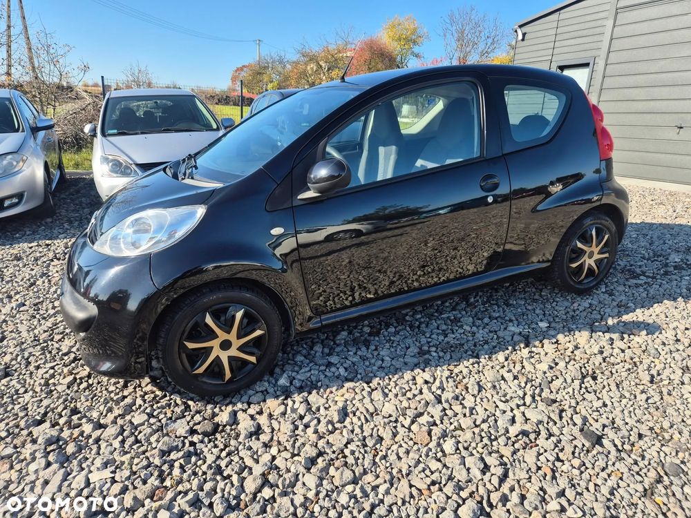Peugeot 107 2008 photo 3