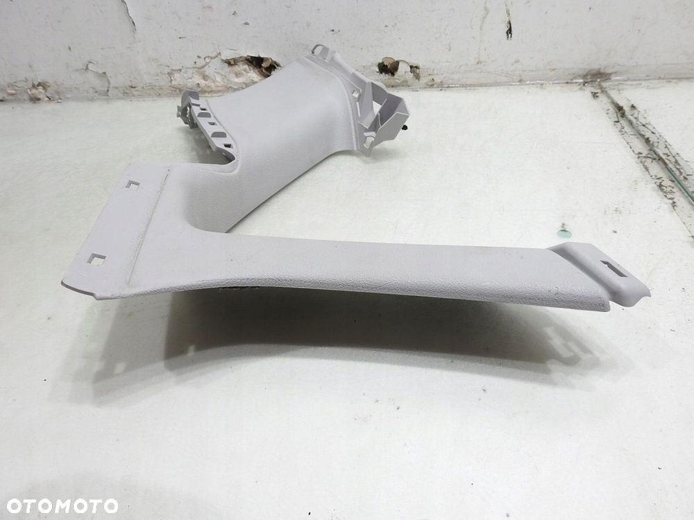 OSŁONA SŁUPKA LEWY TYŁ C PEUGEOT 407 SW - 2