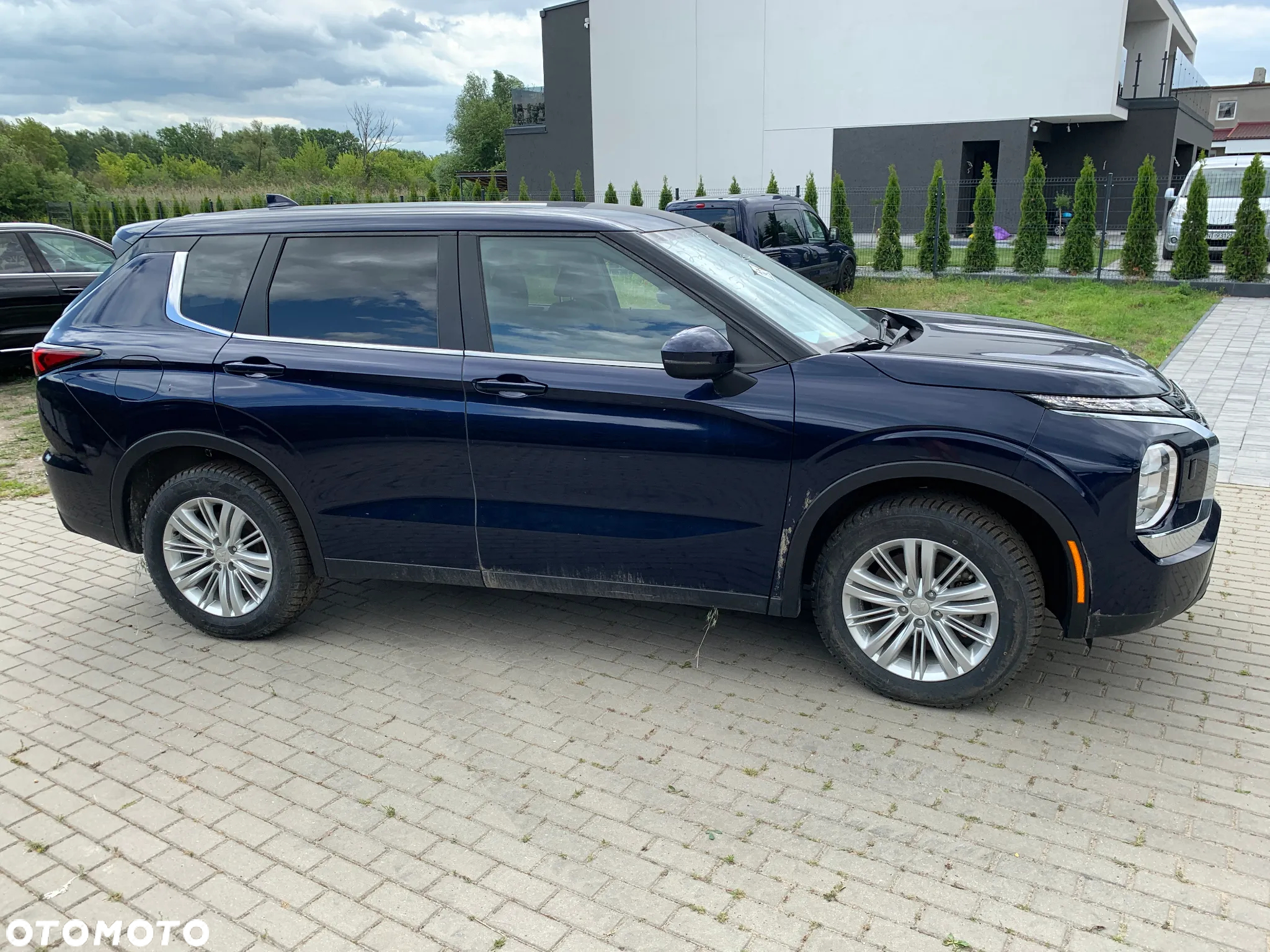 Mitsubishi Outlander - 5