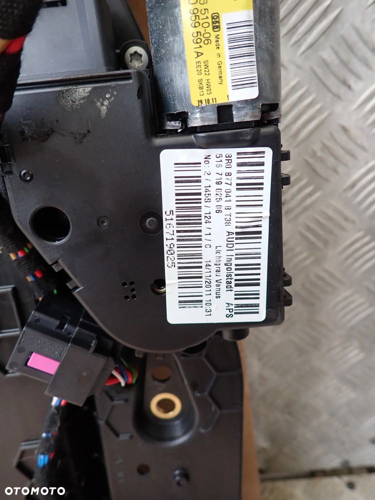SZYBERDACH AUDI Q5  8R0877041B - 2