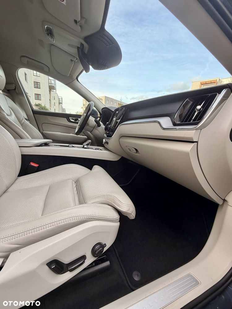 Volvo XC 60 T5 AWD Inscription - 33