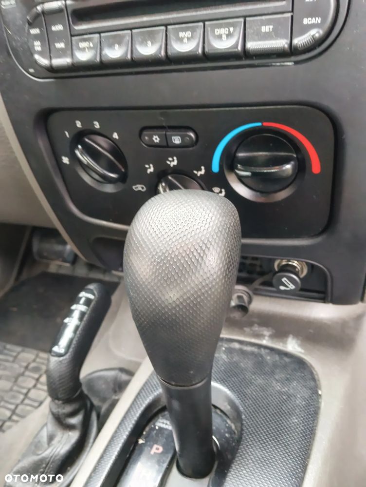 Jeep Liberty - 22