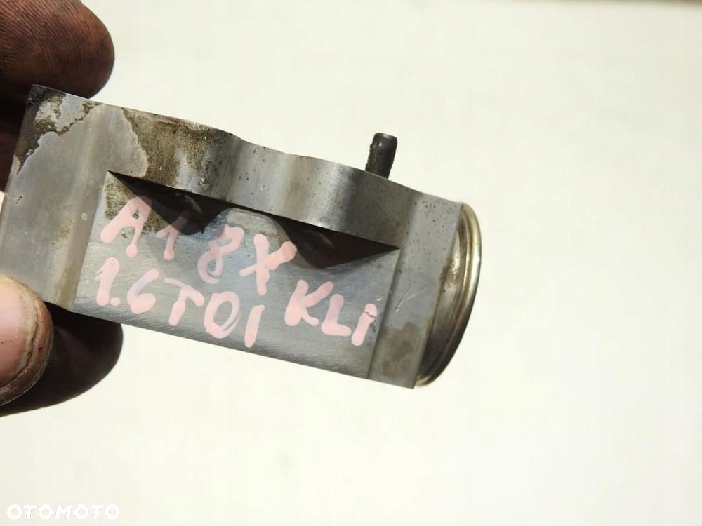 ZAWÓR ROZPRĘŻNY KLIMATYZACJI AUDI A1 8X 1.6 TDI - 2