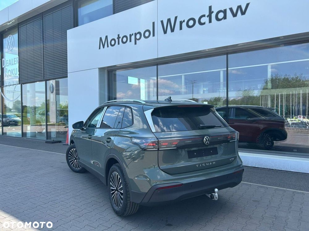 Volkswagen Tiguan - 11