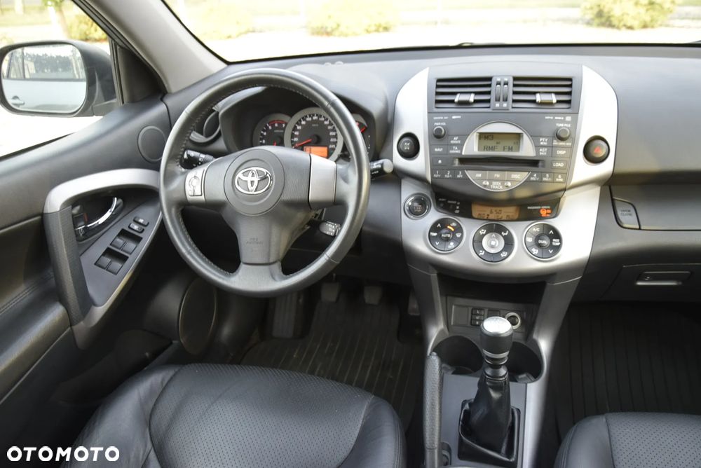 Toyota RAV4 2.2 D-4D Sol - 30