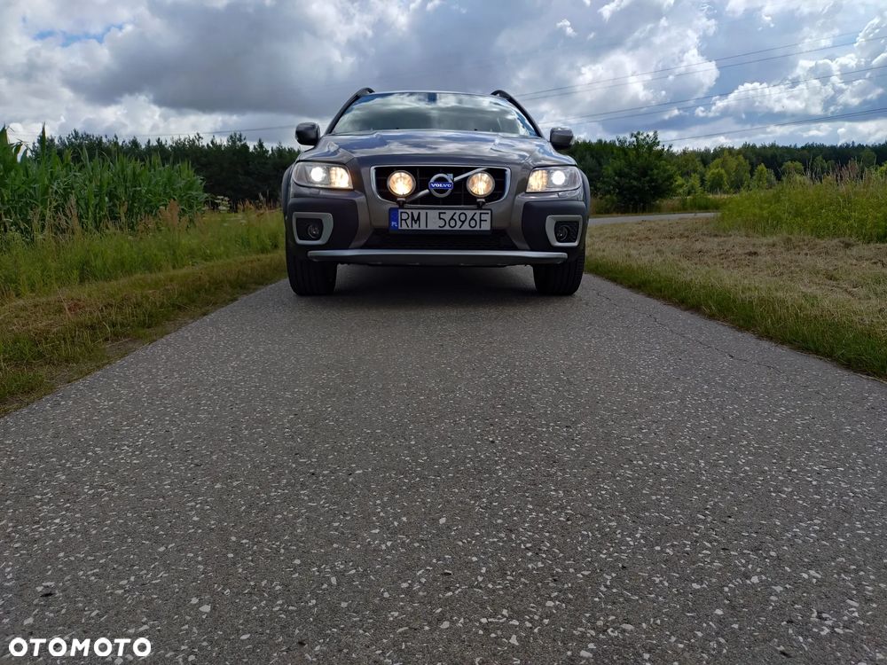 Volvo XC 70 D5 AWD Momentum - 13