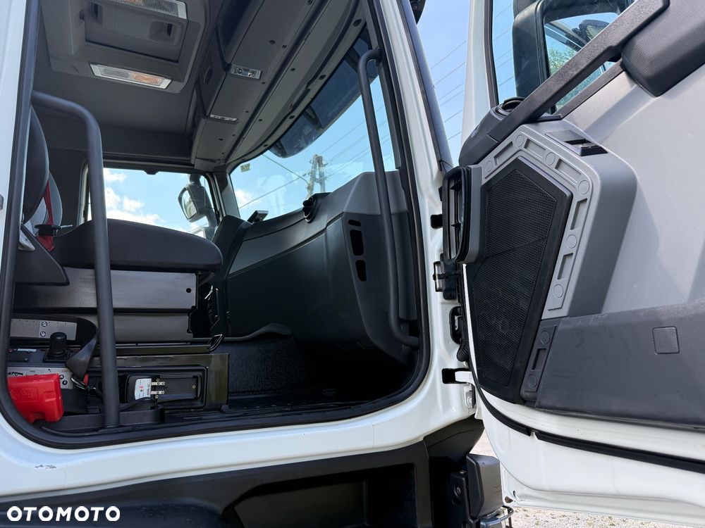 Renault C520 / HDS HIAB X-HIPRO 558 EP-4 / STEROWANIE RADIOWE / 8x4 / Z FRANCJI / STAN BDB / / / - 16