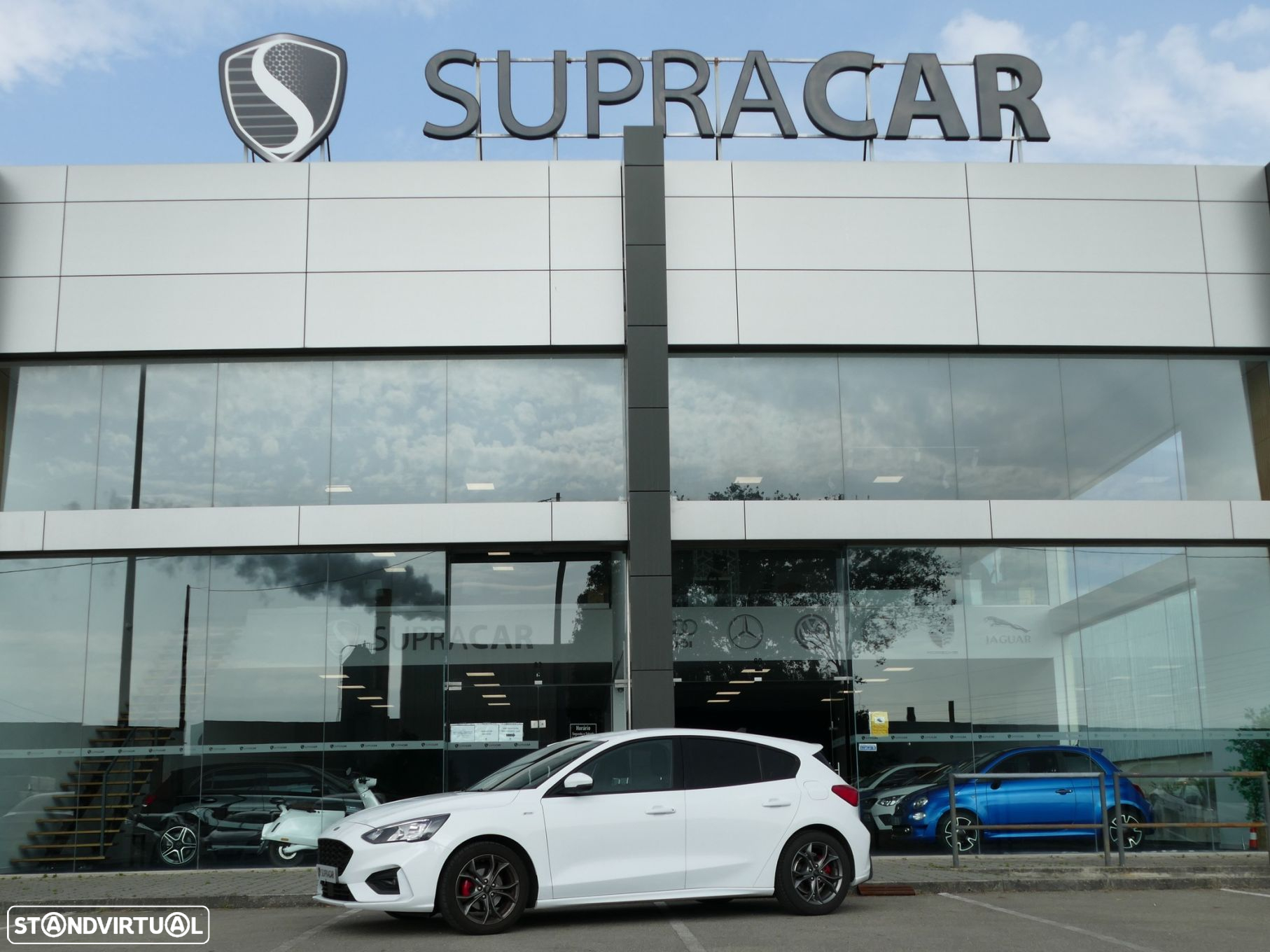 Ford Focus 1.0 EcoBoost MHEV ST-Line X - 32