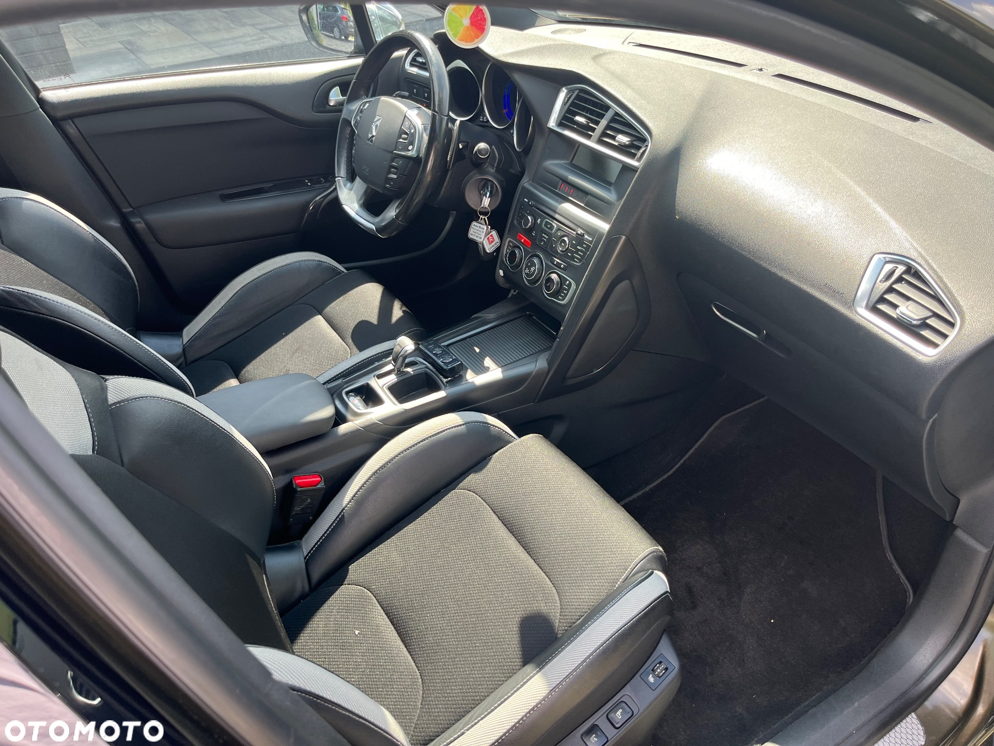 Citroën DS4 1.6 e-HDi SoChic MCP - 23