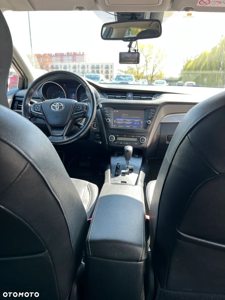 Toyota Avensis 1.8 Premium MS - 19