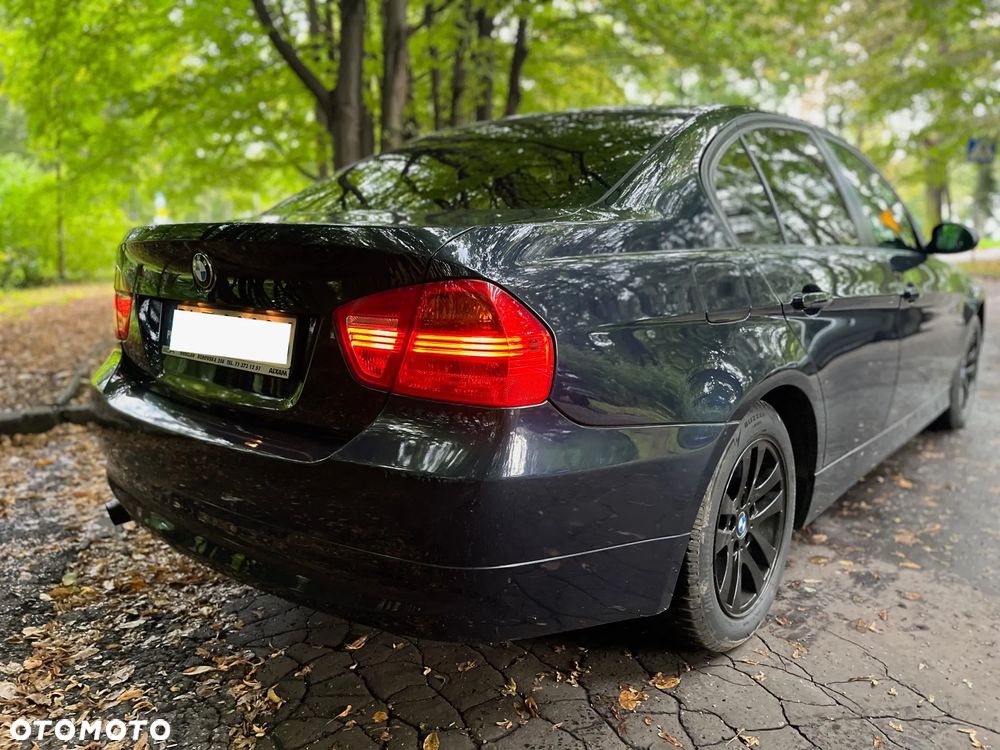 BMW Seria 3 320i - 5