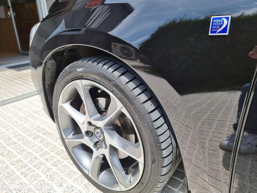 Volvo V60 2.0 D2 Momentum - 17