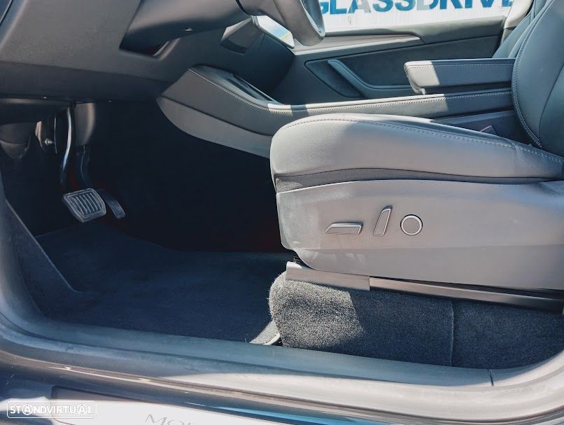 Tesla Model Y Long Range Dual Motor AWD - 10
