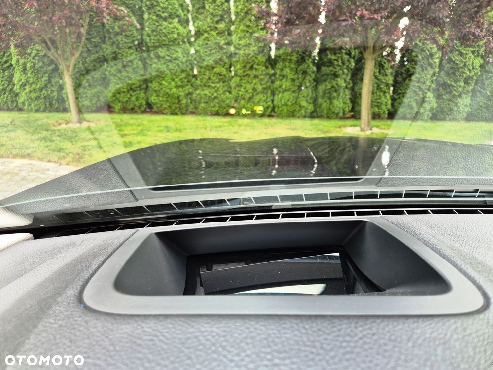 BMW Seria 5 520d - 24