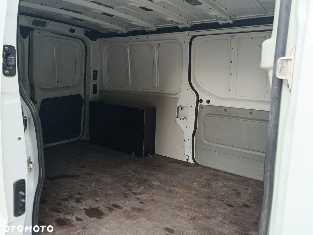 Opel Vivaro - 8
