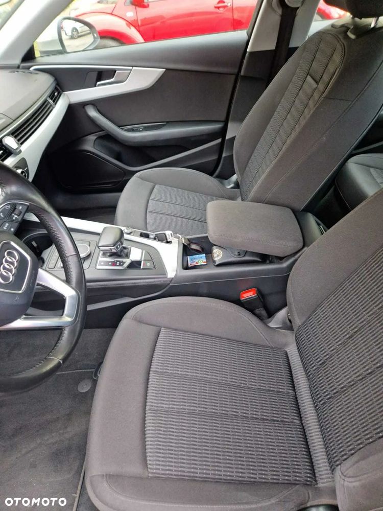 Audi A4 Limousine - 5