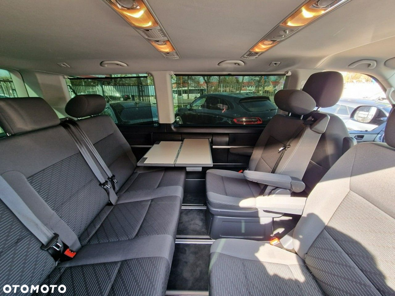 Volkswagen Multivan - 34