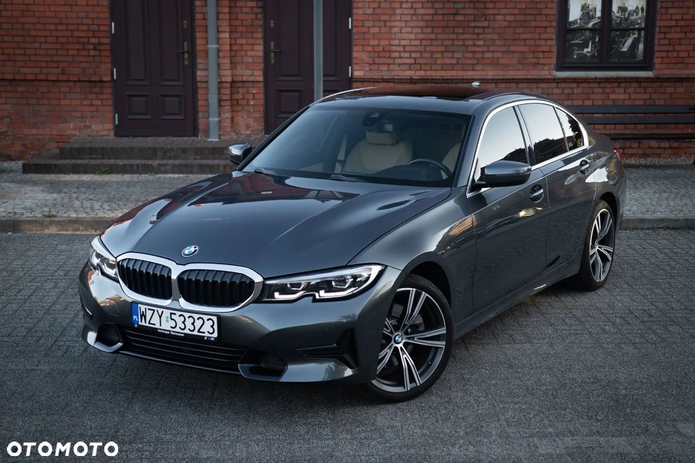 BMW Seria 3 330i xDrive Sport Line - 16