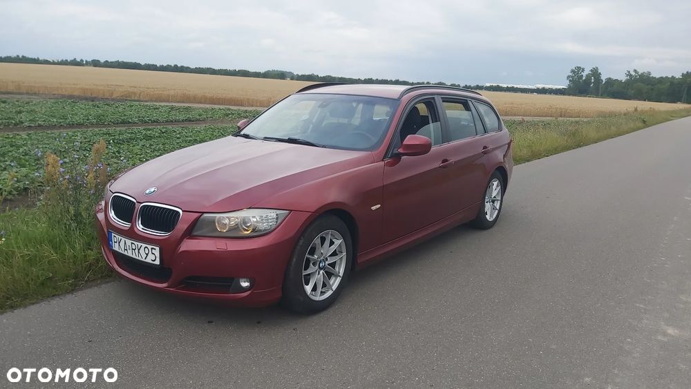 BMW Seria 3 320i Touring - 1