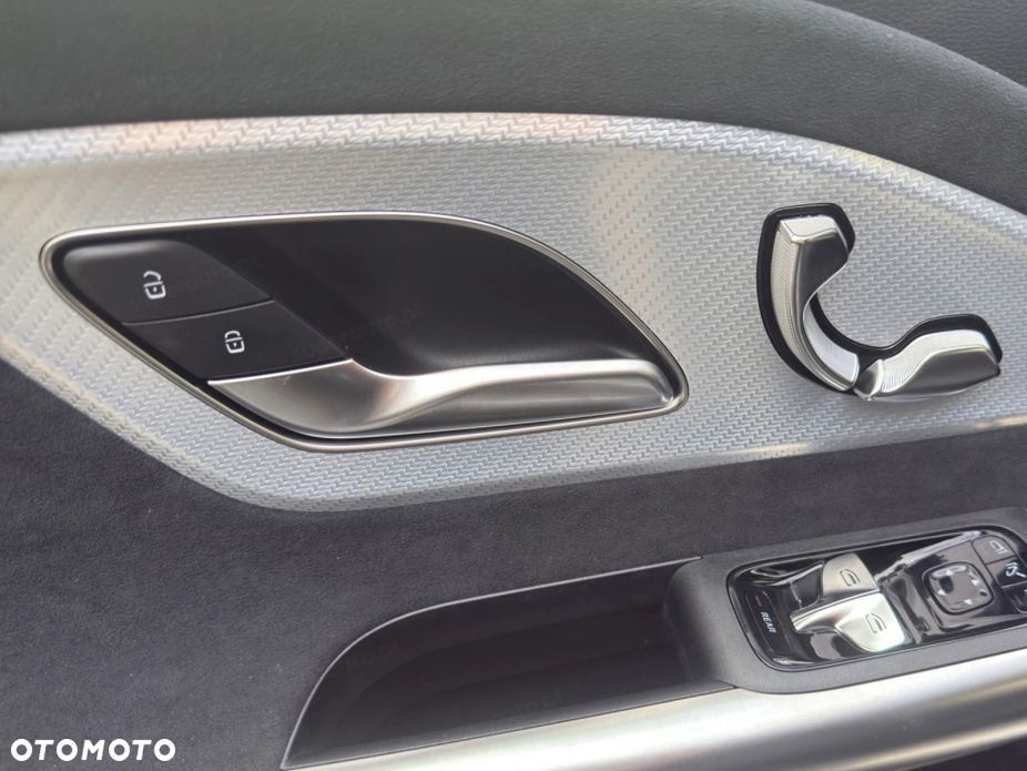 Mercedes-Benz CLA 200 mHEV 4-Matic 8G-DCT - 17