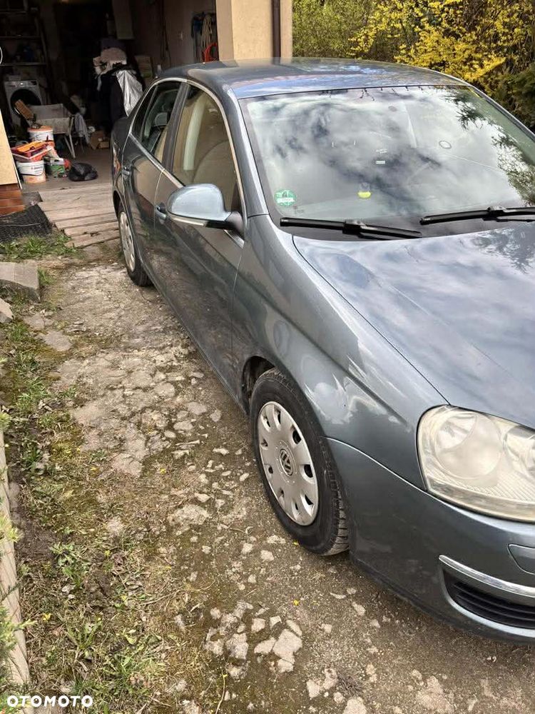 Volkswagen Jetta 1.6 FSI Comfortline - 9