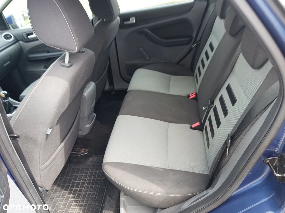 Ford Focus 1.6 16V Style - 9
